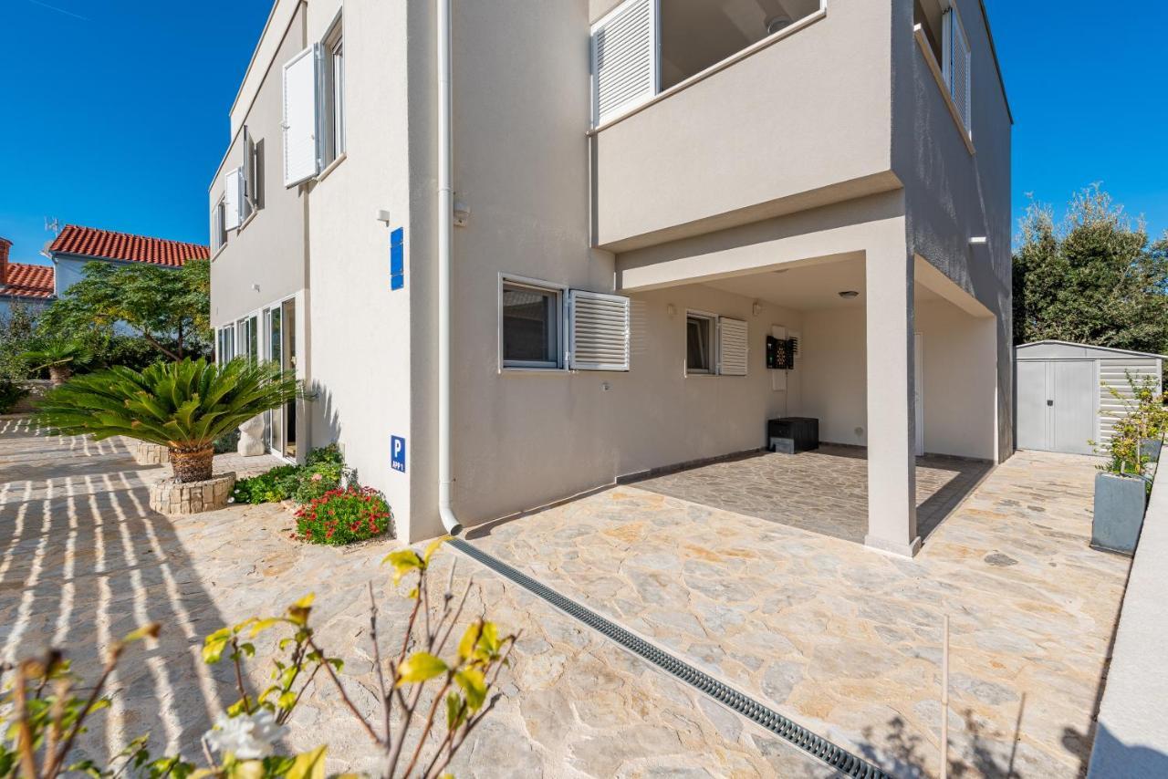 Hibiskus App1 Apartment Vir Exterior photo